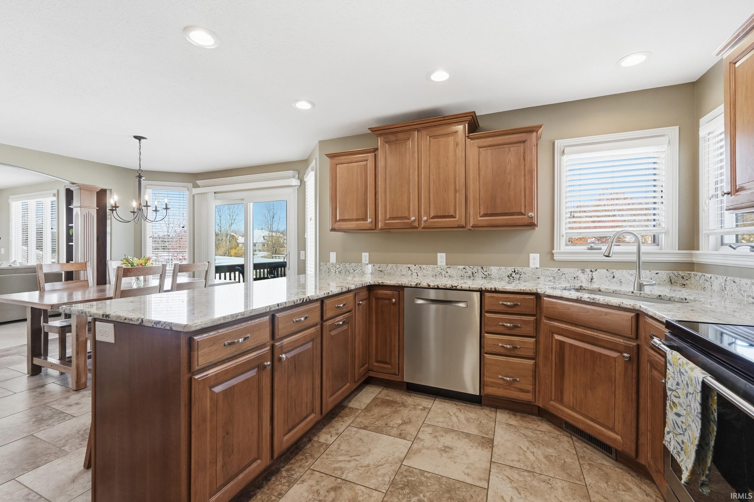 1605 Spenser Cove Fort Wayne, IN 46845 - Photo 5 of 36