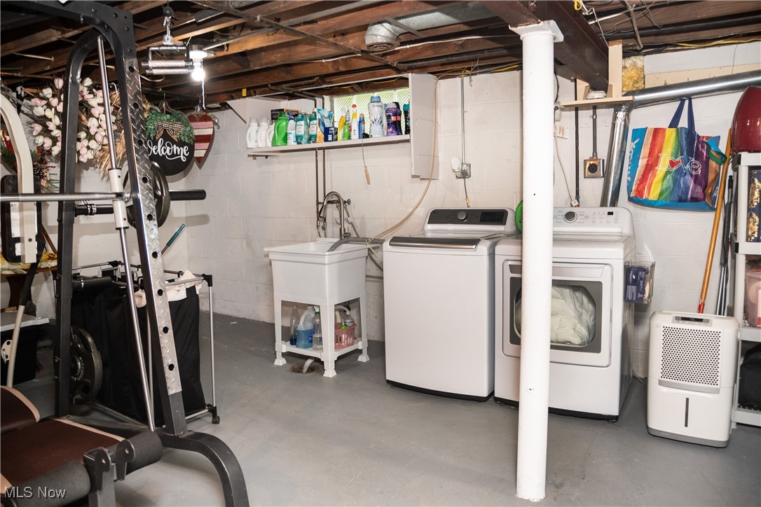 95 Clingan Road Struthers, OH 44471 - Photo 42 of 46 Laundry
