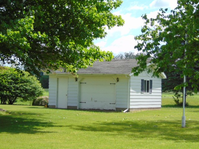 8040 Kurt Road Breckenridge, MI 48615 - Photo 61 of 71 1888357-60.JPG