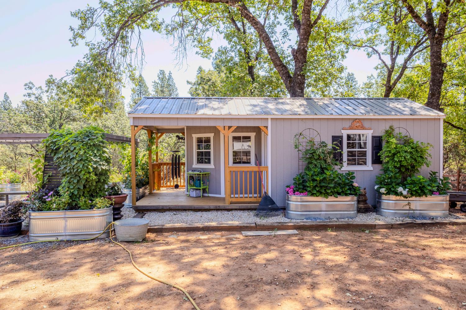 27689 Table Meadow Road Auburn, CA 95602 - Photo 59 of 72 a front view of a house with garden