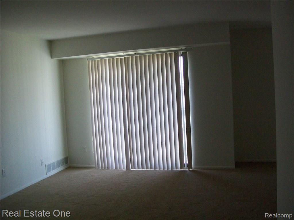 32005 West 12 Mile Road, Unit 73 Farmington Hills, MI 48334 - Photo 2 of 14