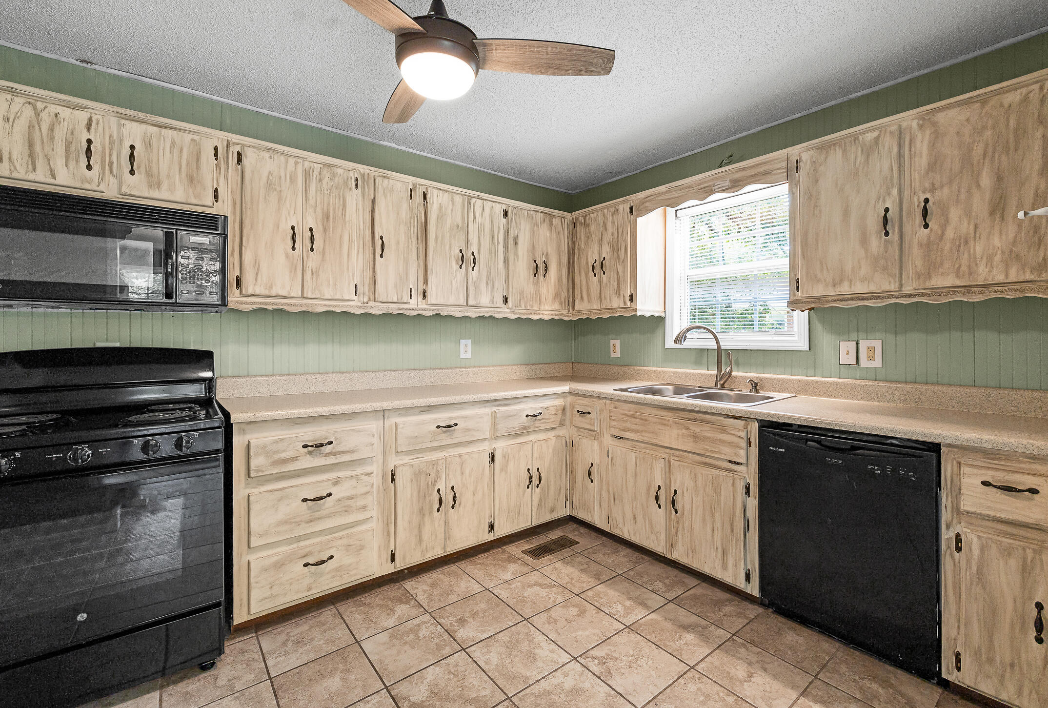 332 Mission Ridge Road Rossville, GA 30741 - Photo 11 of 40 Kitchen
