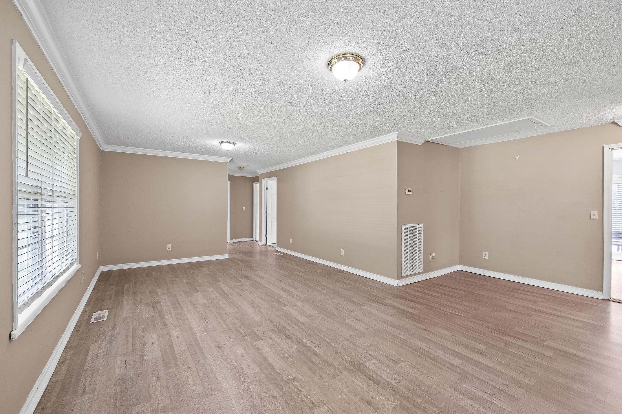 332 Mission Ridge Road Rossville, GA 30741 - Photo 5 of 40 Living Room