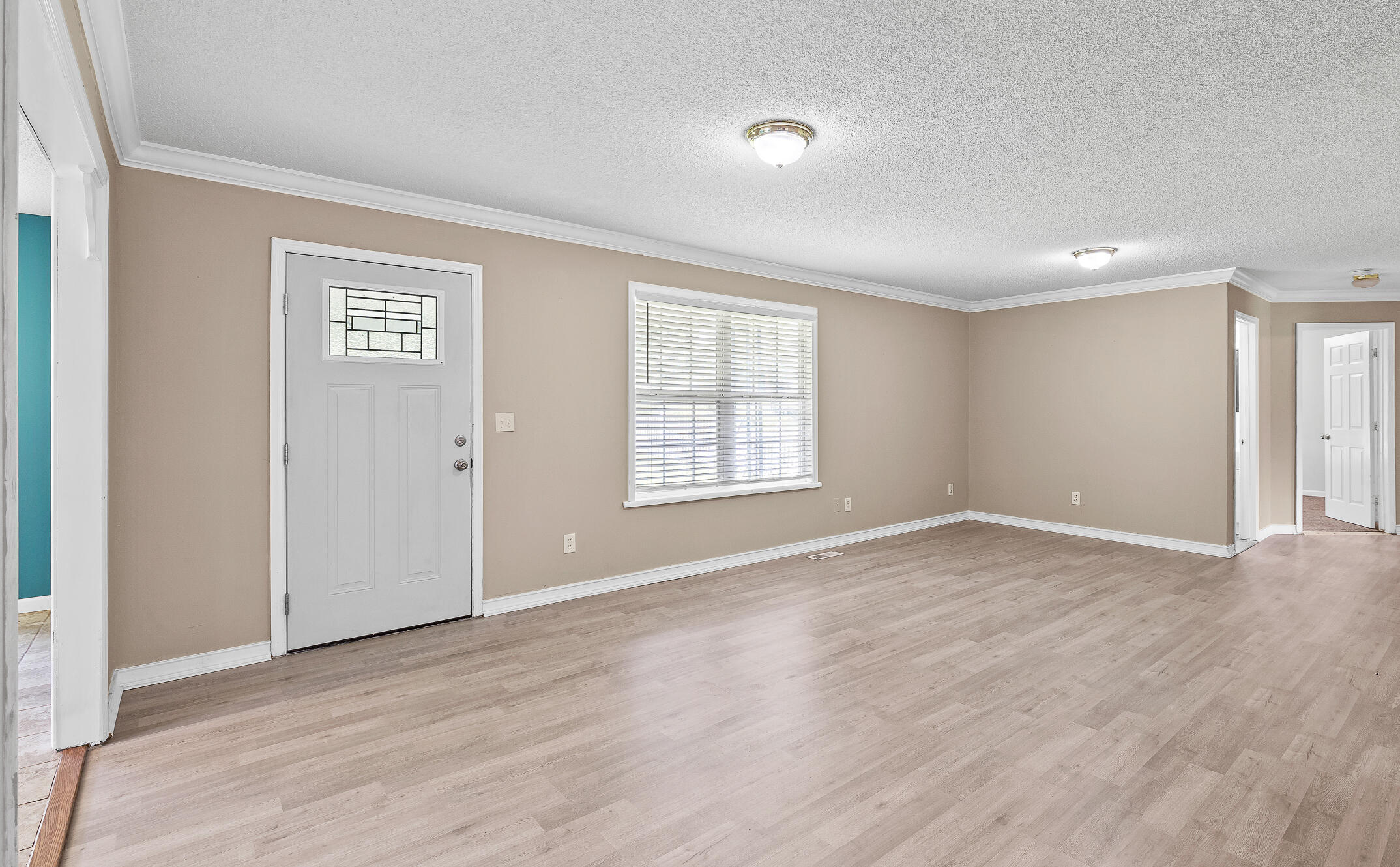 332 Mission Ridge Road Rossville, GA 30741 - Photo 7 of 40 Living Room