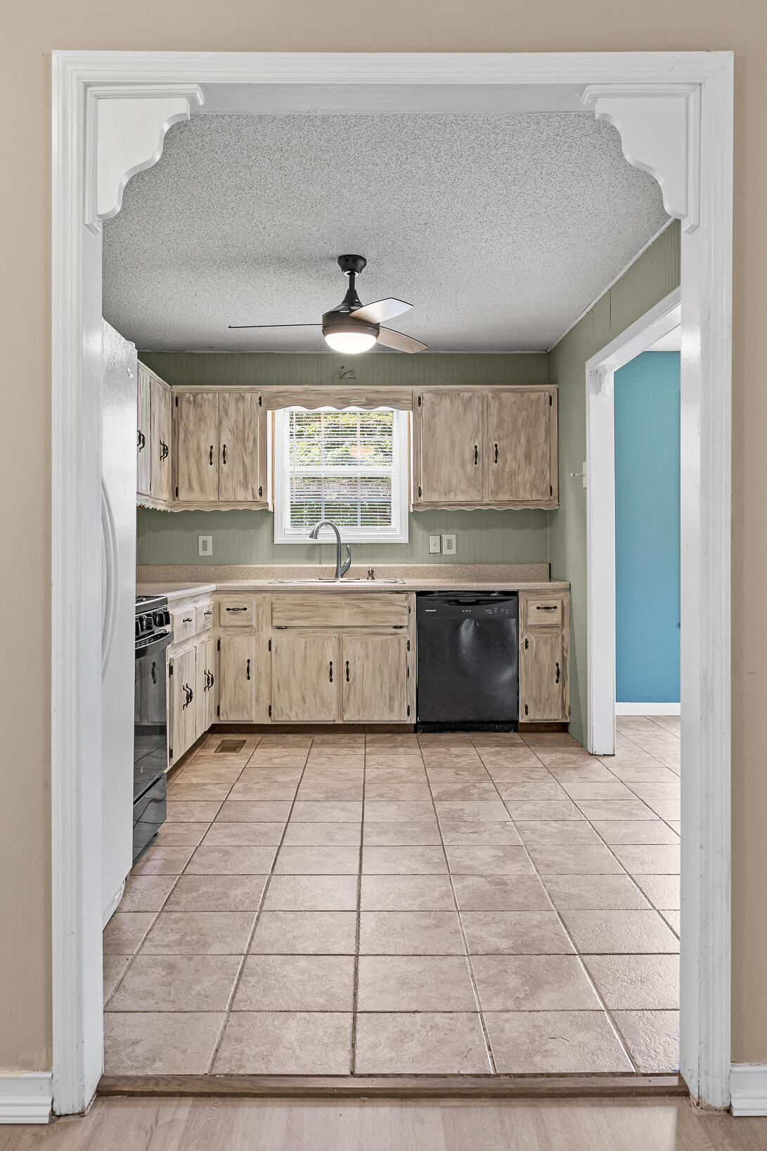 332 Mission Ridge Road Rossville, GA 30741 - Photo 8 of 40 Kitchen