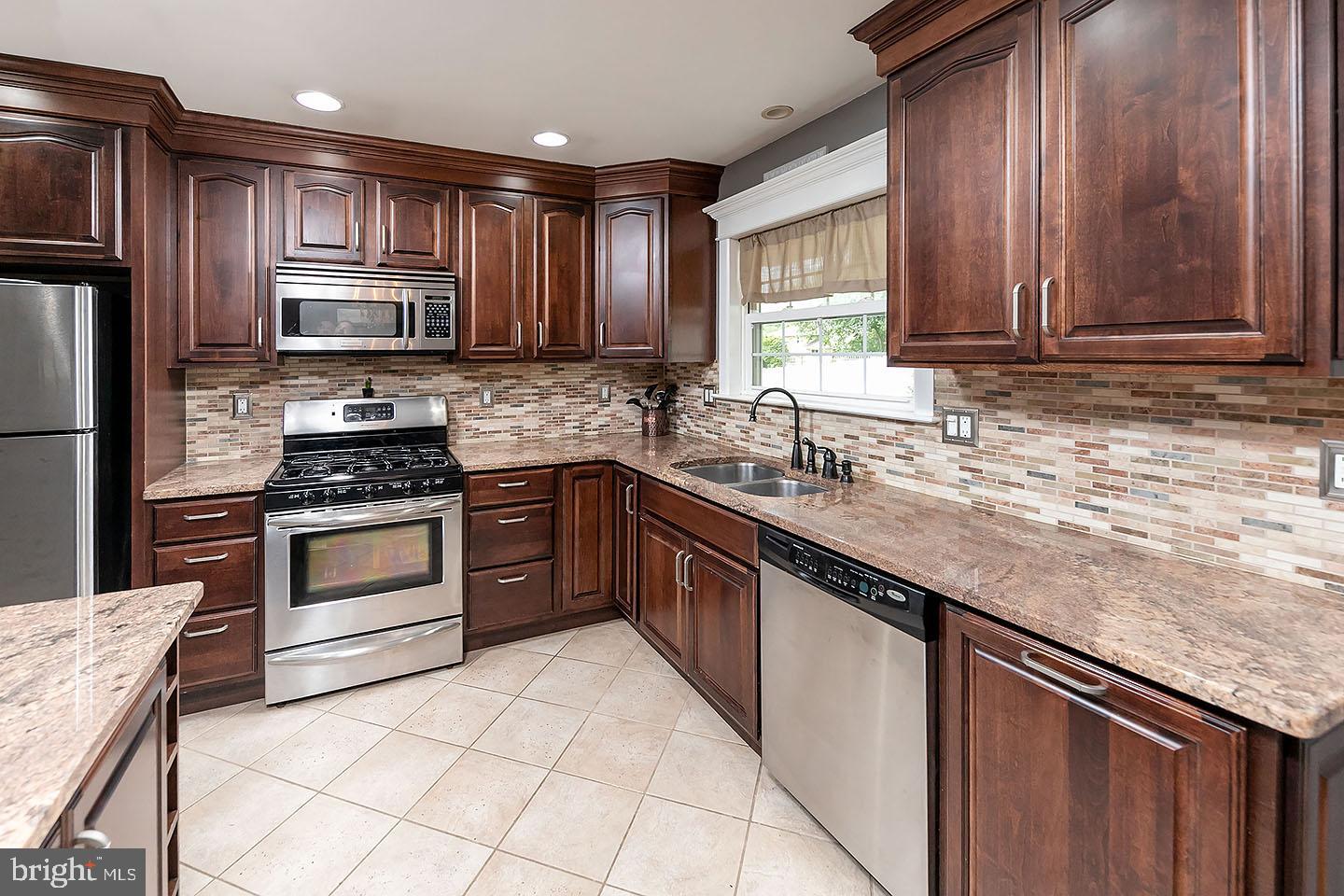 15 Randy Road Glendora, NJ 08029 - Photo 5 of 15 Gallery Image 5
