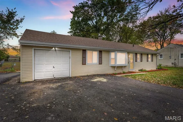 $210,000 | 1738 East Highview Drive, Arnold, MO 63010