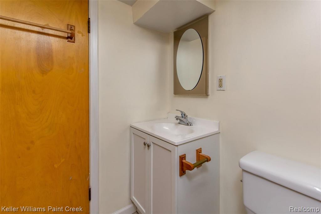 26312 Five Mile Road Redford, MI 48239 - Photo 40 of 46