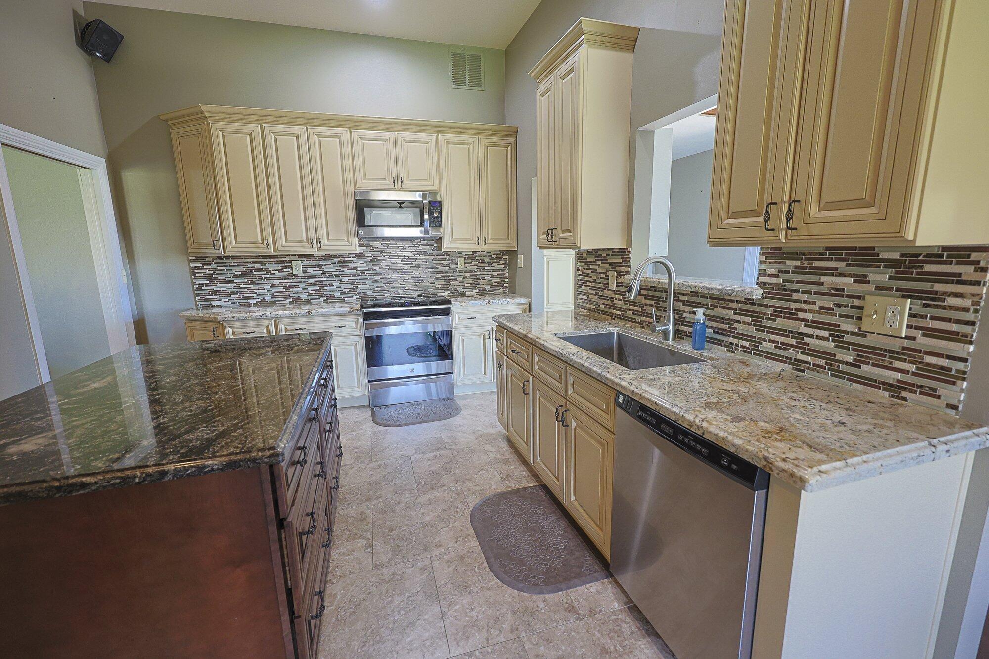 23169 Jensen Avenue Reedley, CA 93654 - Photo 16 of 24 2024-07-01-Schuil-Farms-For-Sale-00018-4