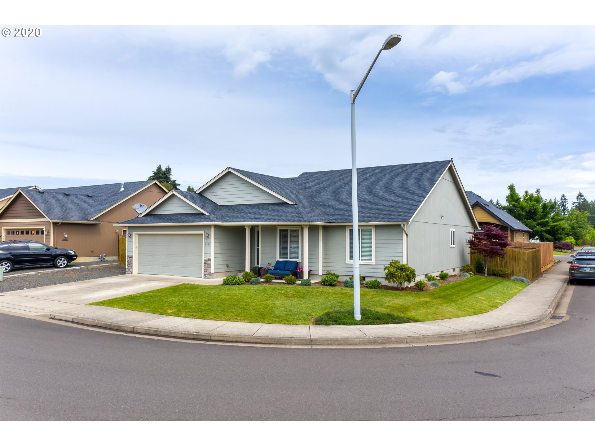 1066 Swale Ridge Loop Creswell, OR 97426 - Photo 2 of 24 Gallery Image 2