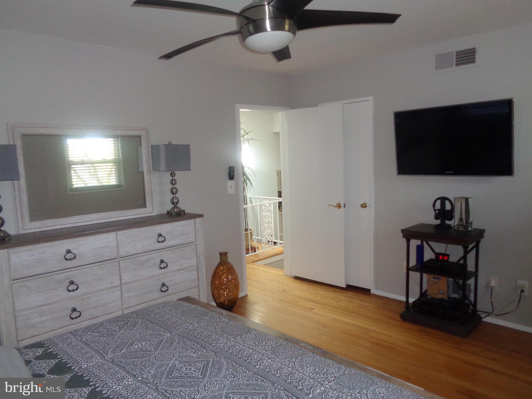 10516 Cascade Place Silver Spring, MD 20902 - Photo 14 of 33 Gallery Image 14