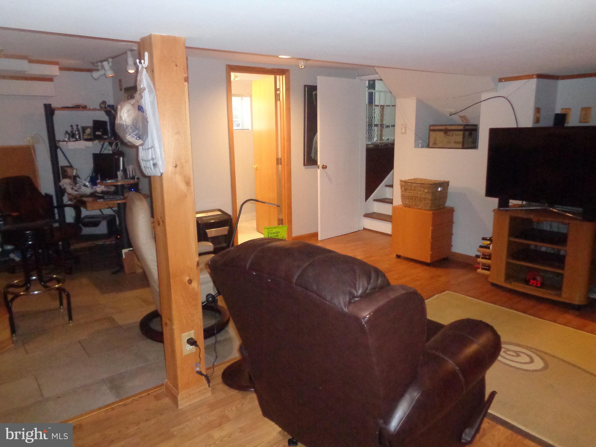 10516 Cascade Place Silver Spring, MD 20902 - Photo 24 of 33 Gallery Image 24