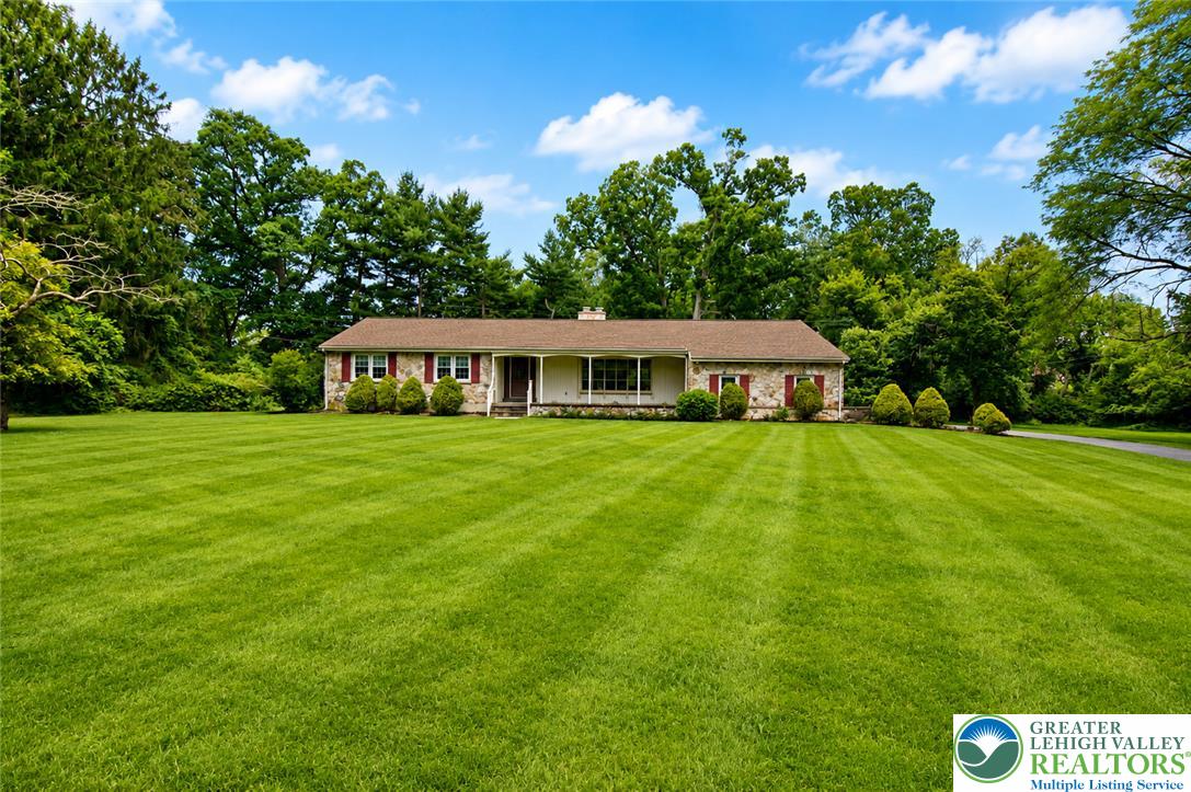 1000 Wedgewood Road Bethlehem, PA 18017 - Photo 1 of 40 Welcome home to 1000 Wedgewood Road