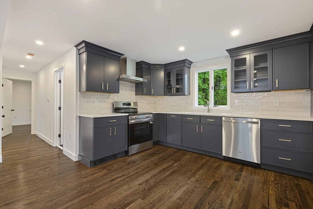 53 Highland Street Walpole, MA 02081 - Photo 8 of 34