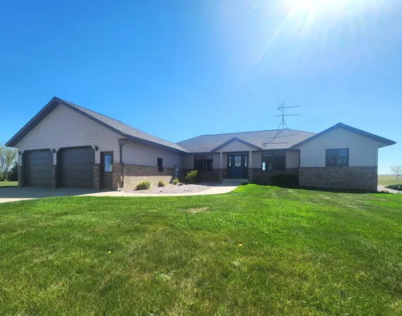 $750,000 | 1338 140th Avenue, Holland, MN 56139