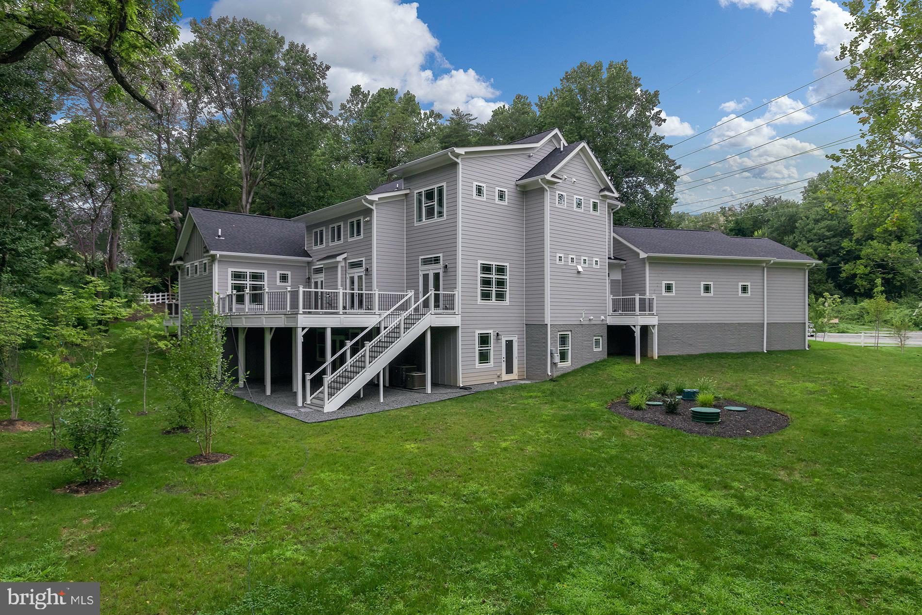 10401 Hunter Station Road Vienna, VA 22181 - Photo 2 of 73 Gallery Image 2