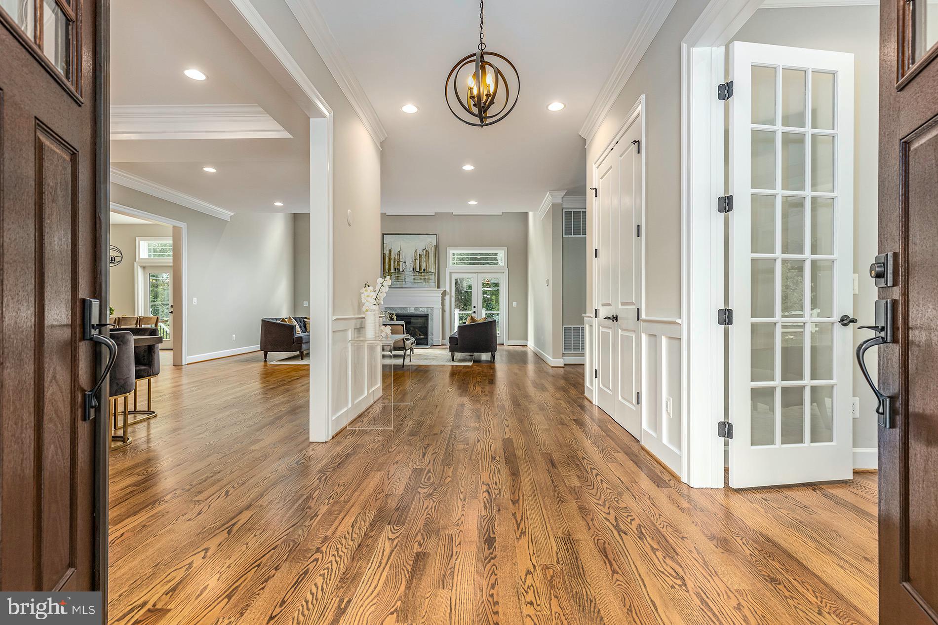 10401 Hunter Station Road Vienna, VA 22181 - Photo 3 of 73 Gallery Image 3