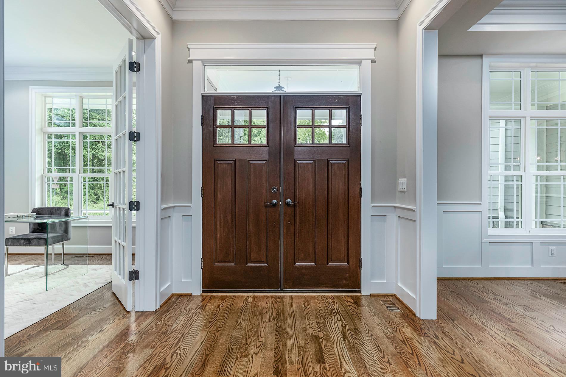 10401 Hunter Station Road Vienna, VA 22181 - Photo 4 of 73 Gallery Image 4