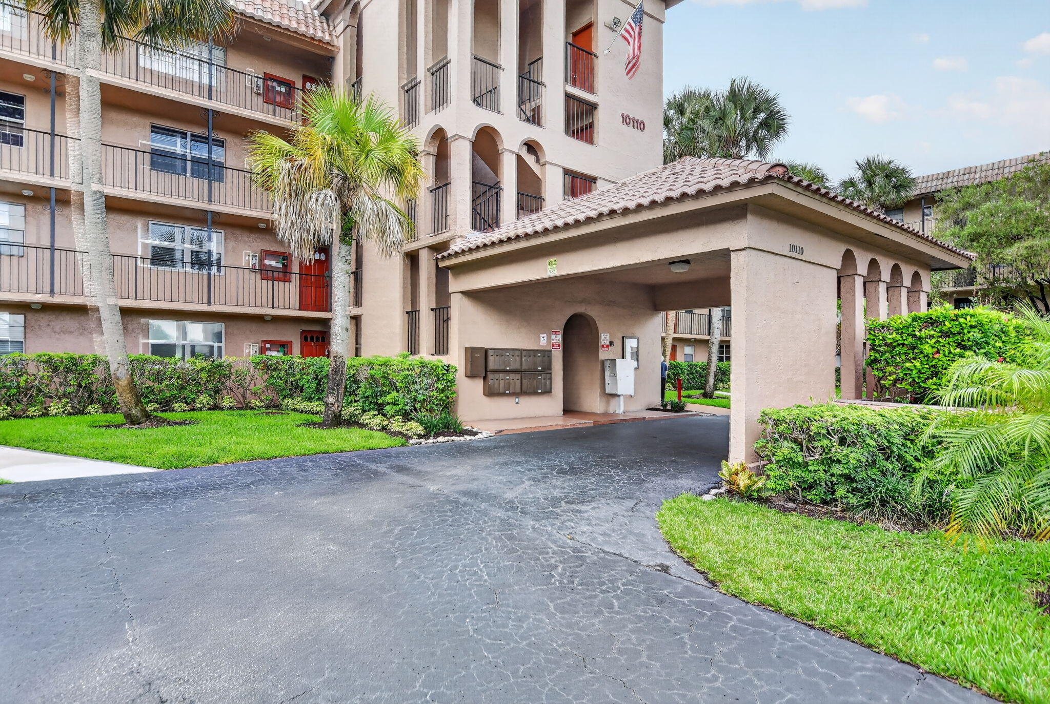 10110 Boca Entrada Boulevard, Unit 305 Boca Raton, FL 33428 - Photo 31 of 33 2-web-or-mls-DSC_2230