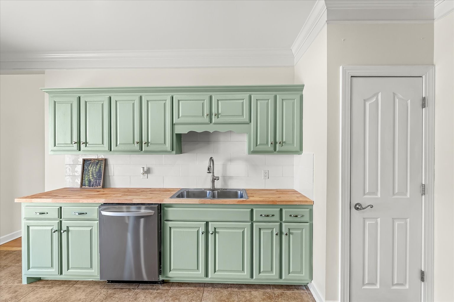 140 Glider Loop Eagleville, TN 37060 - Photo 17 of 39 a bathroom with a sink and a mirror