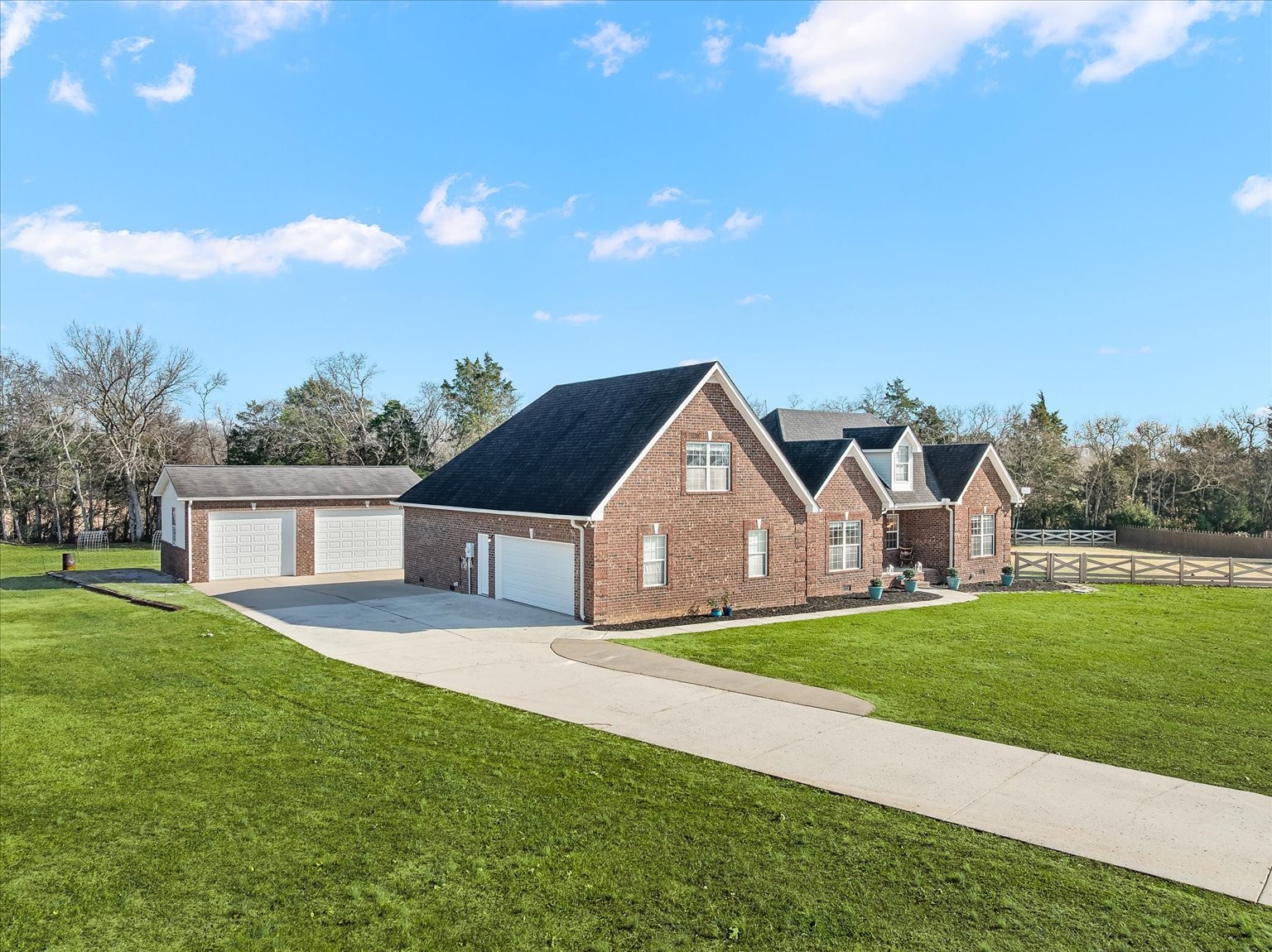 140 Glider Loop Eagleville, TN 37060 - Photo 34 of 39 a front view of a house with a yard