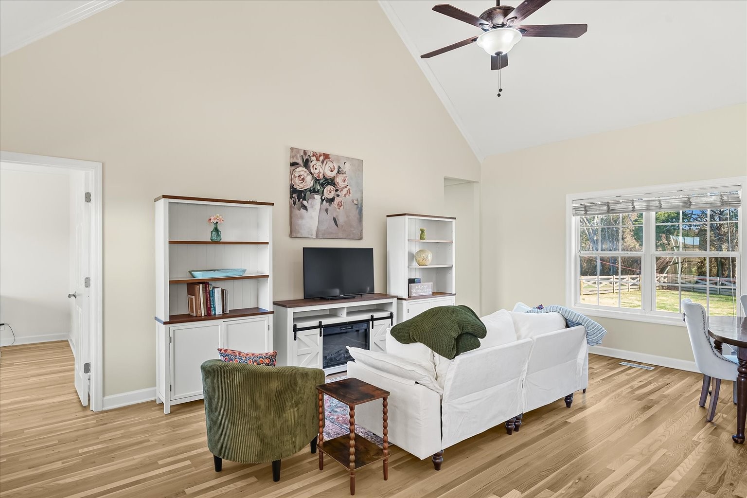 140 Glider Loop Eagleville, TN 37060 - Photo 8 of 39 a living room with furniture and a flat screen tv