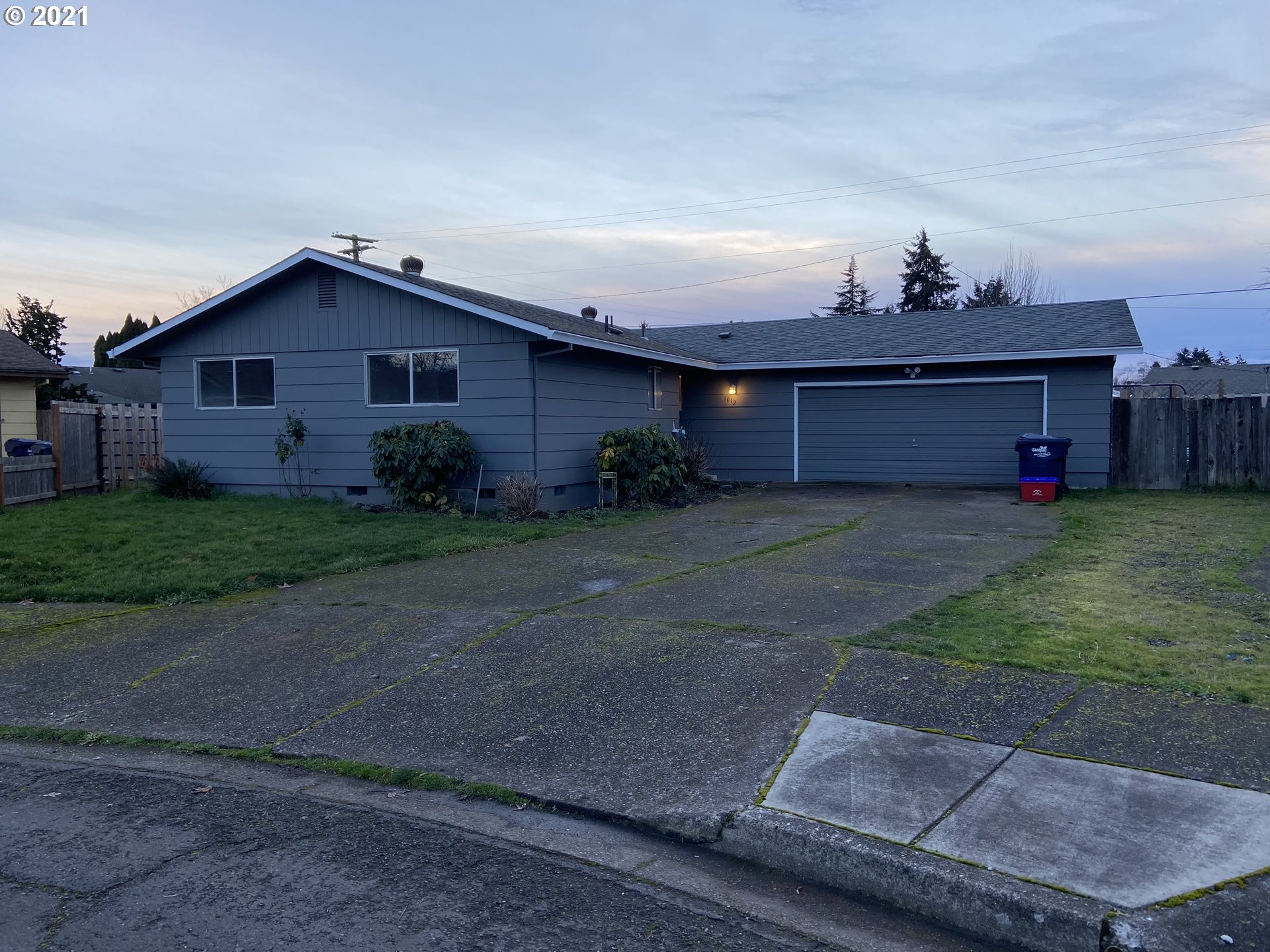 1012 55th Place Springfield, OR 97478 - Photo 1 of 31