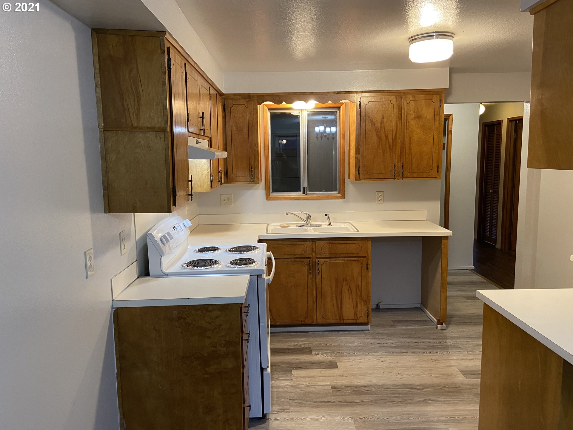 1012 55th Place Springfield, OR 97478 - Photo 10 of 31
