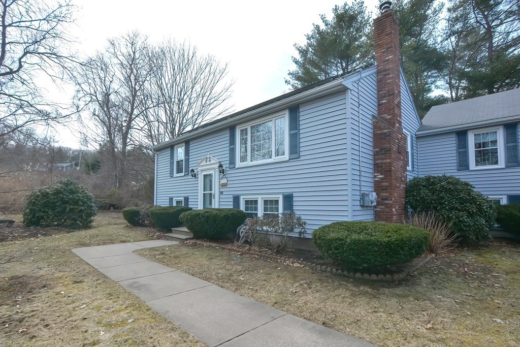 80 Clark Road, Unit 1 Wrentham, MA 02093 - Photo 4 of 40 Gallery Image 4