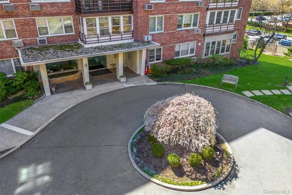 $339,000 | 3 Washington Square, Unit 4D, Larchmont, NY 10538