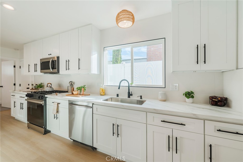 22928 Evalyn Avenue Torrance, CA 90505 - Photo 12 of 35