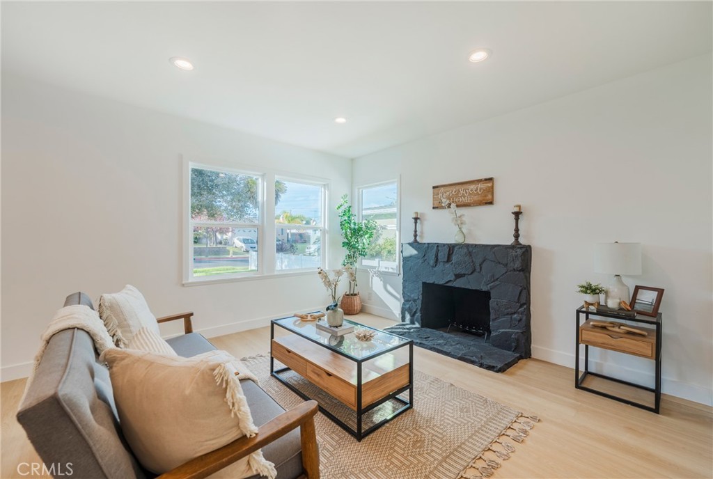 22928 Evalyn Avenue Torrance, CA 90505 - Photo 3 of 35