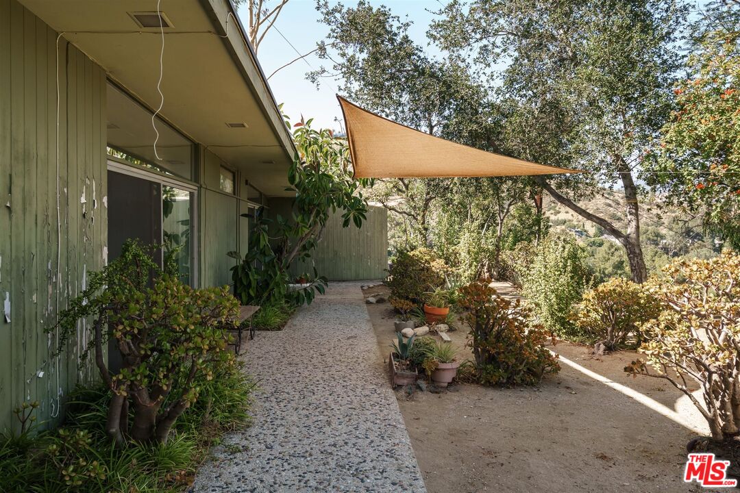 2885 Edgewick Road Glendale, CA 91206 - Photo 49 of 75