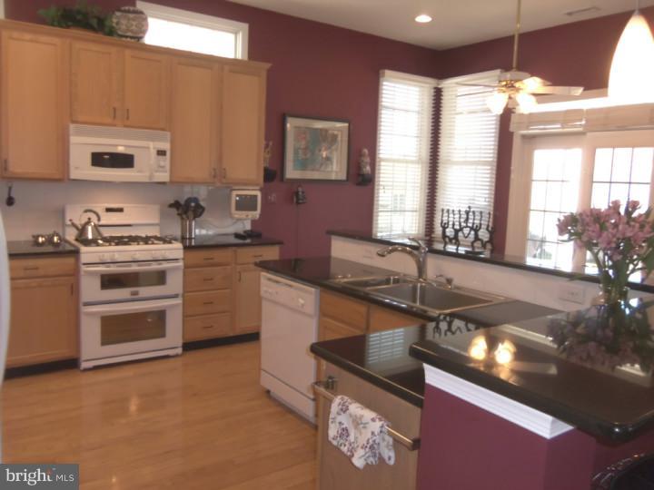 51 Nathaniel Road Holland, PA 18966 - Photo 8 of 25 Kitchen