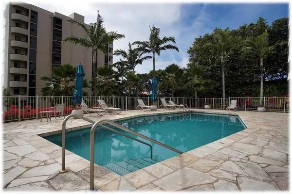 $2,100 | 999 Wilder Avenue, Unit 201, Honolulu, HI 96822