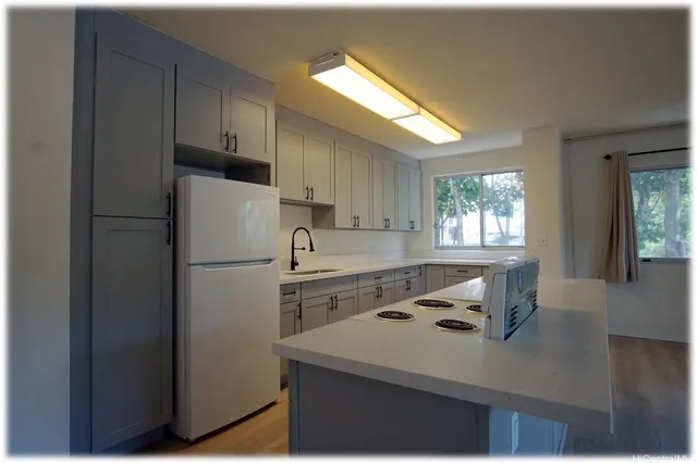 $2,100 | 999 Wilder Avenue, Unit 201, Honolulu, HI 96822