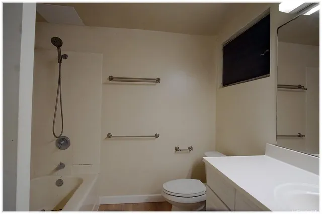 $2,100 | 999 Wilder Avenue, Unit 201, Honolulu, HI 96822