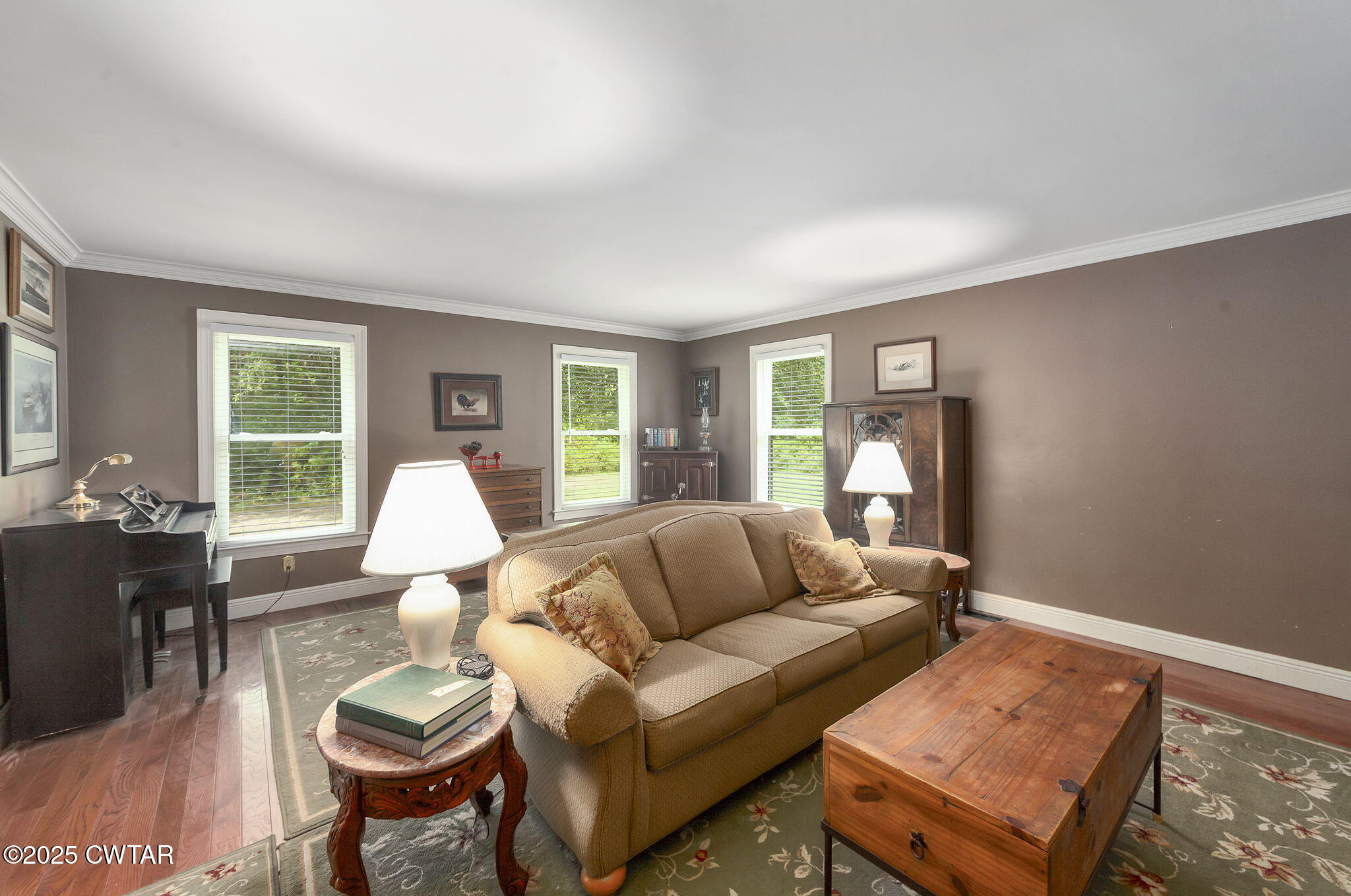 114 Old Stage Road Jackson, TN 38305 - Photo 19 of 50 a living room with furniture and wooden floor