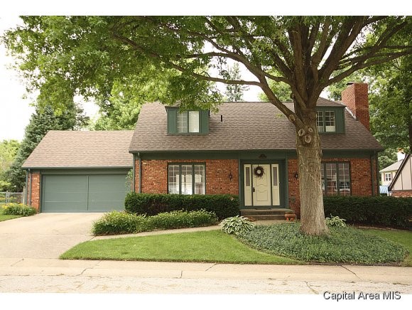 7 Bridge Terrace Springfield, IL 62704 - Photo 1 of 22