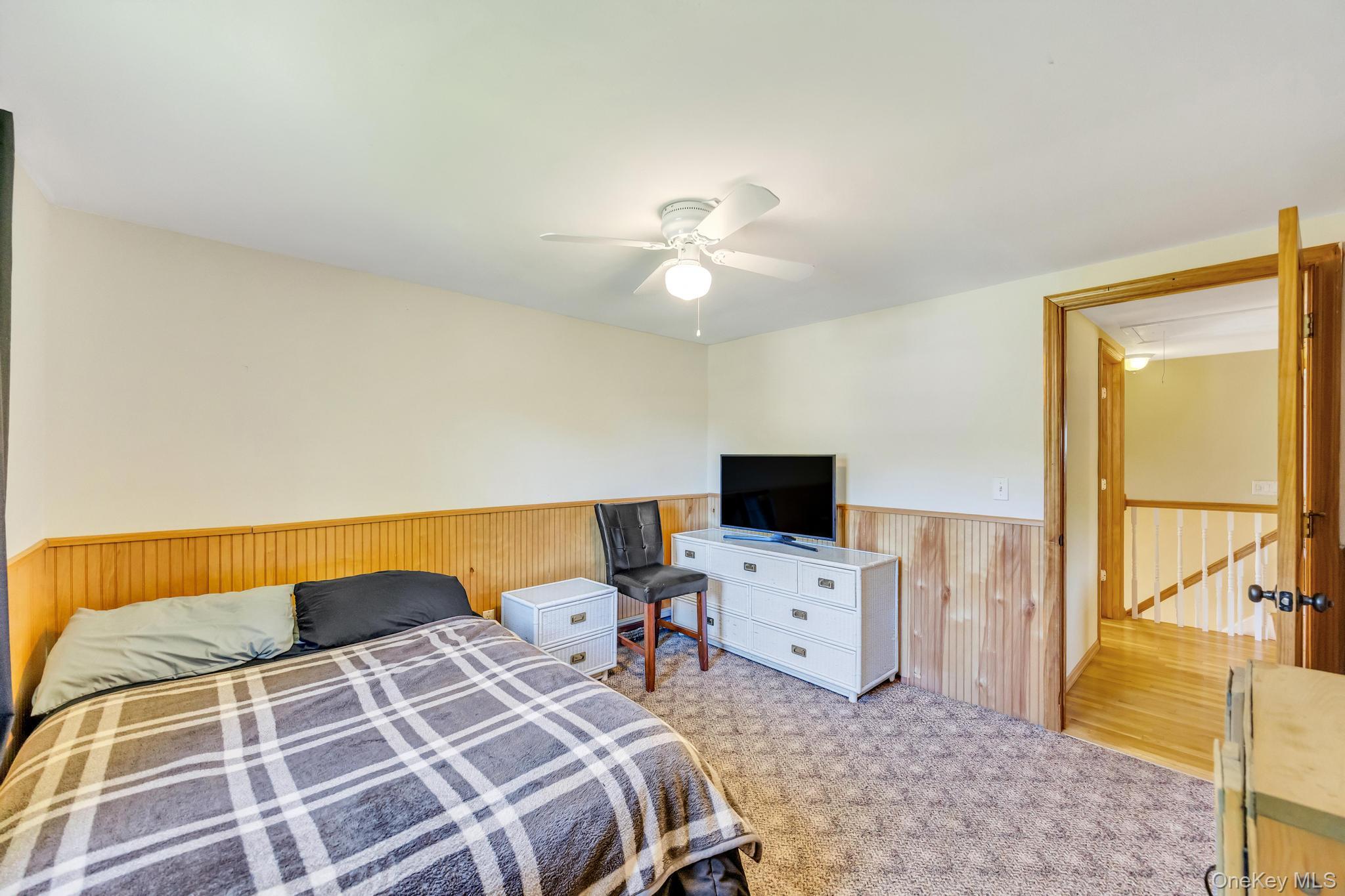 358 Holbrook Road Ronkonkoma, NY 11779 - Photo 30 of 42
