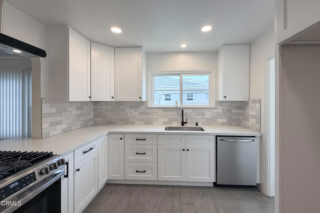 431 Deodar Avenue Oxnard, CA 93030 - Photo 17 of 41