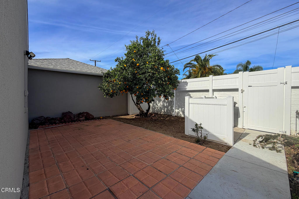 431 Deodar Avenue Oxnard, CA 93030 - Photo 37 of 41