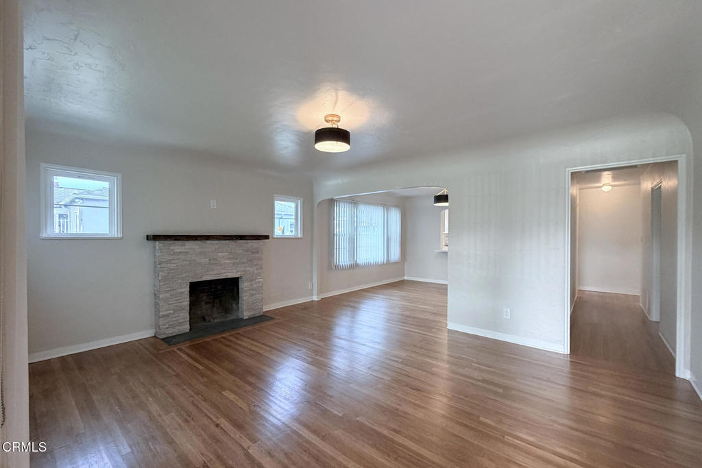 431 Deodar Avenue Oxnard, CA 93030 - Photo 8 of 41