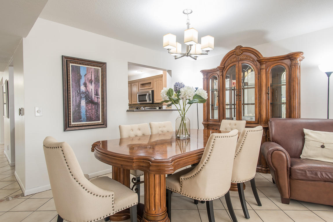 52 Maplecrest Circle Jupiter, FL 33458 - Photo 12 of 42 52 Maplecrest Cir-22
