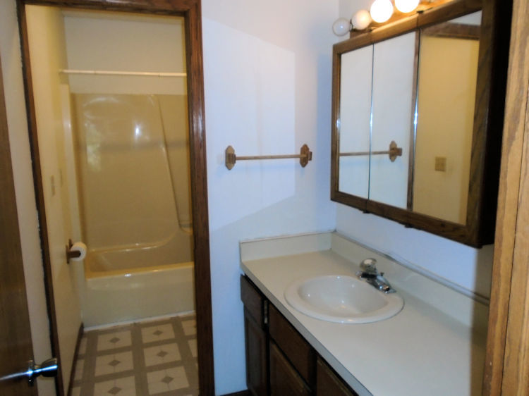 1333 Sunset Terrace Rochelle, IL 61068 - Photo 15 of 20
