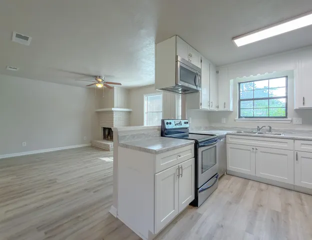 $2,095 | 3245 Whitney Drive West, Tallahassee, FL 32309