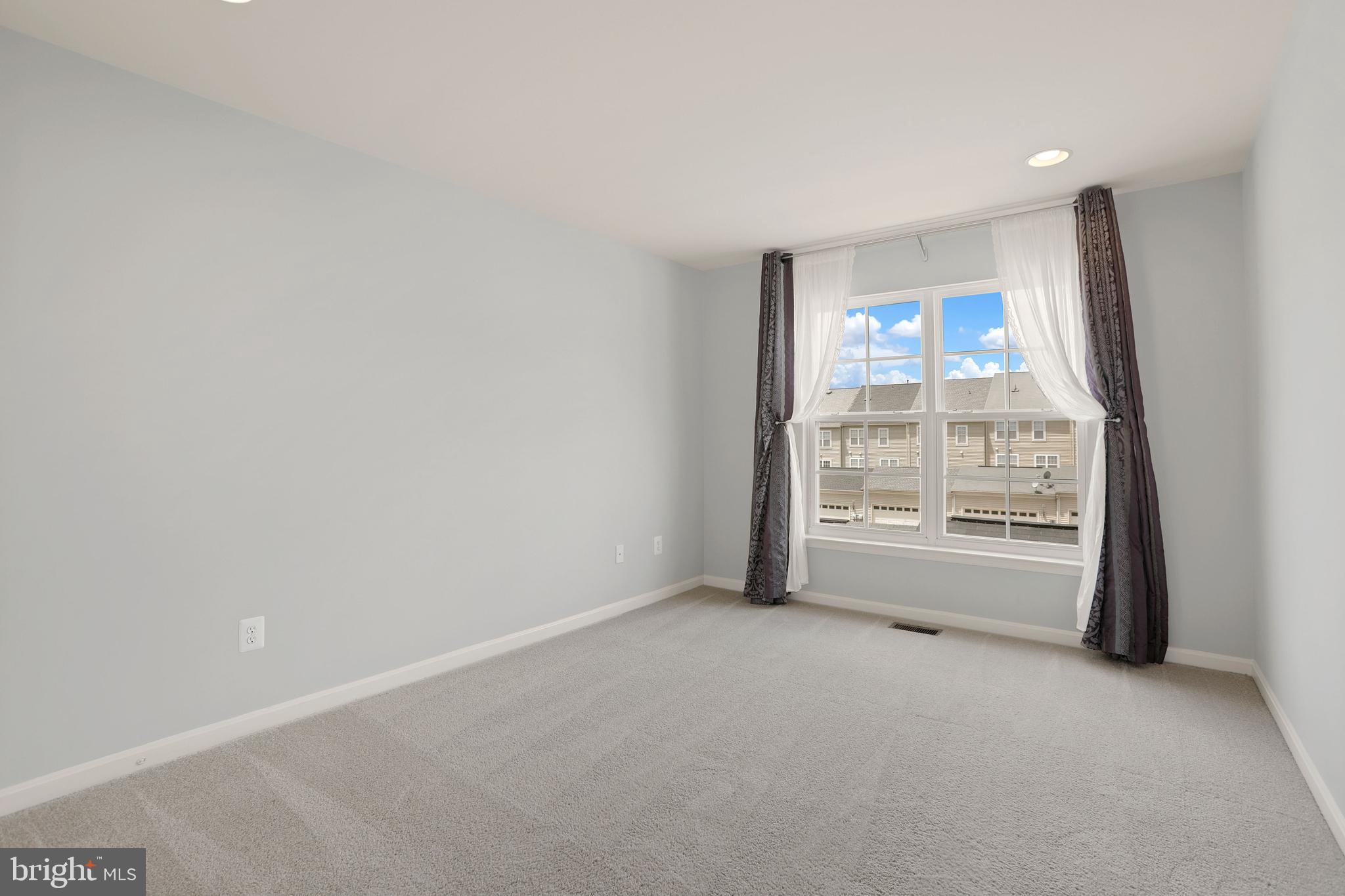 9160 Ribbon Falls Loop Bristow, VA 20136 - Photo 16 of 40 Gallery Image 16