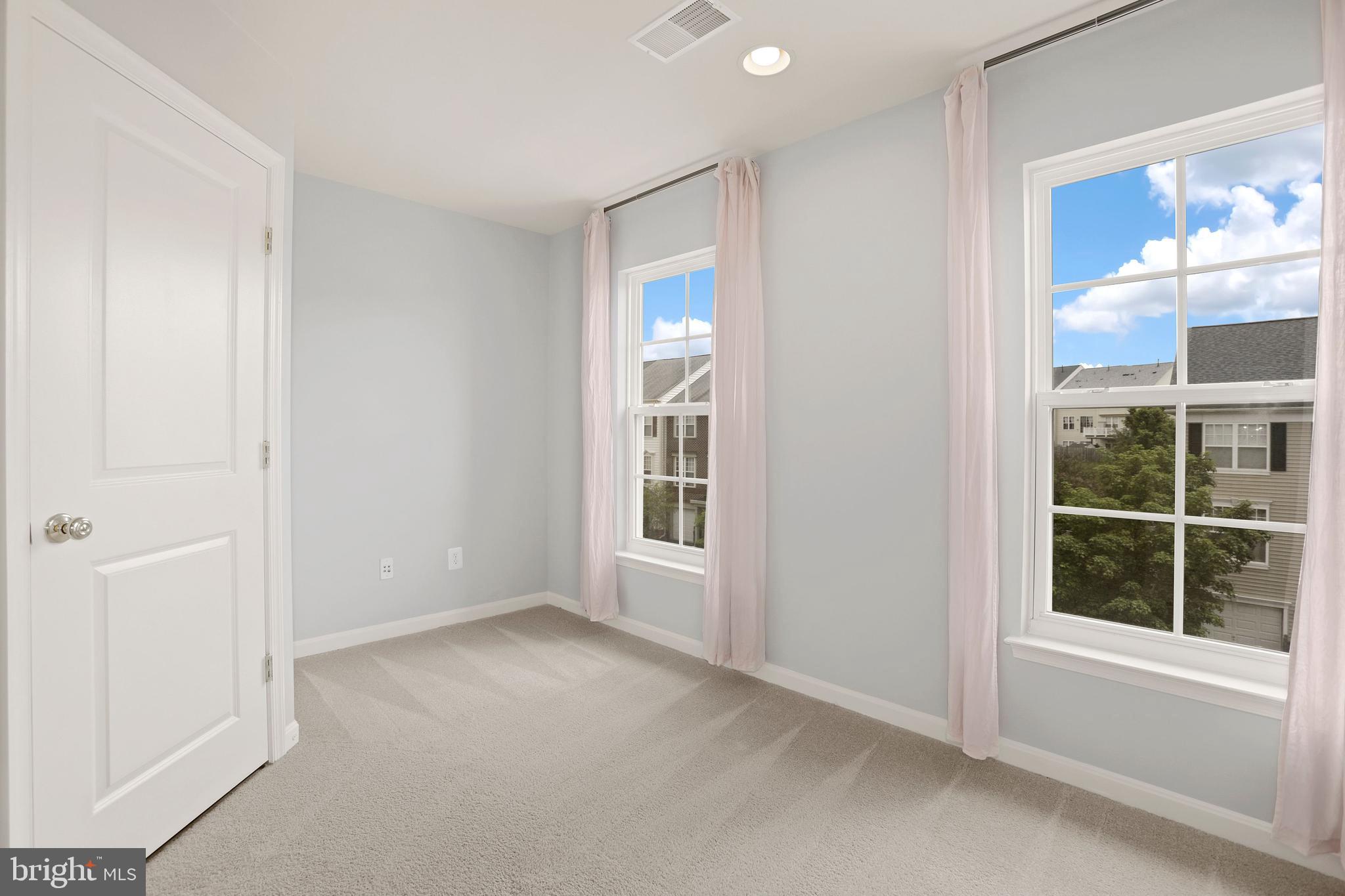 9160 Ribbon Falls Loop Bristow, VA 20136 - Photo 26 of 40 Gallery Image 26