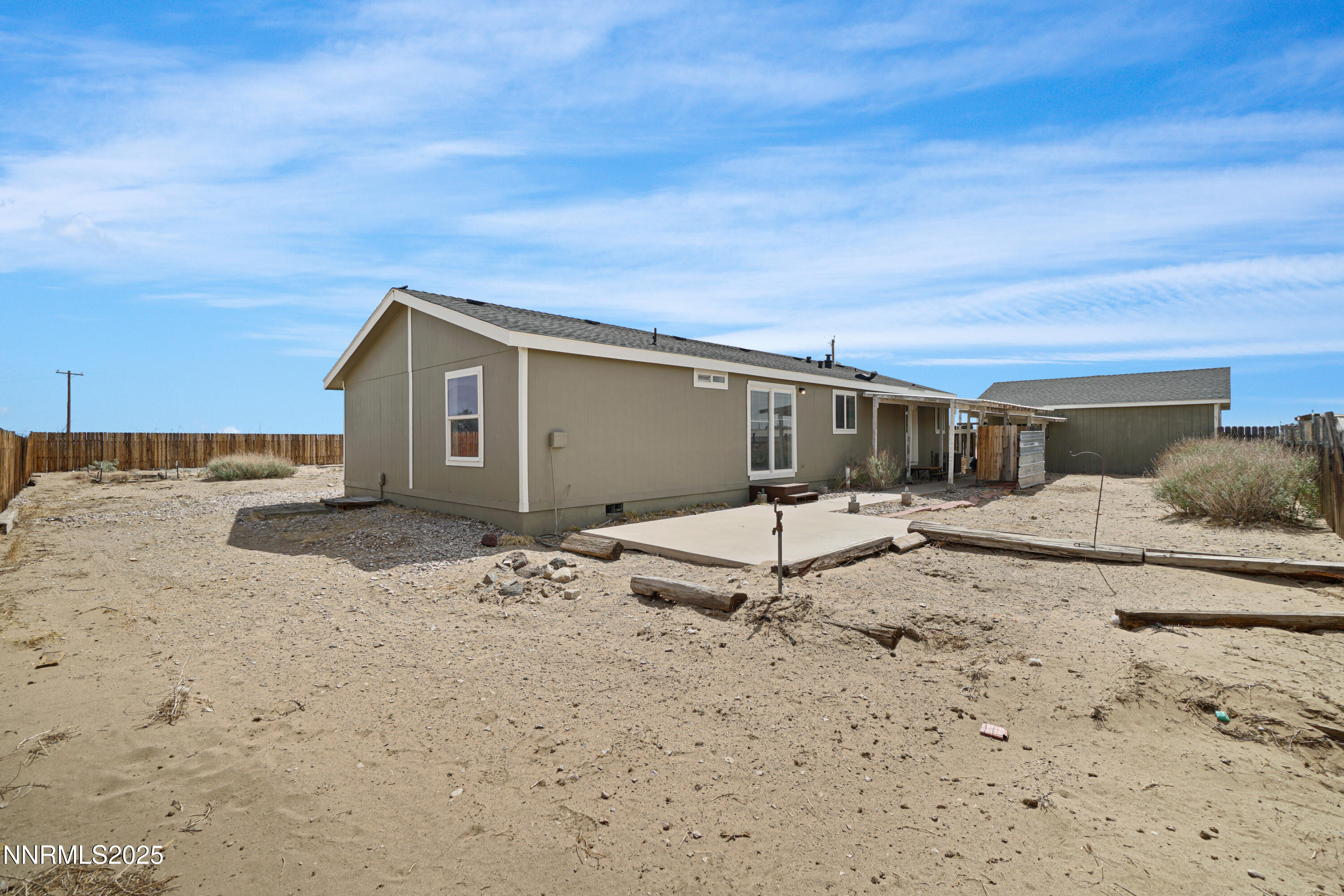 11575 Fulkerson Road Fallon, NV 89406 - Photo 22 of 25 a backyard of a house