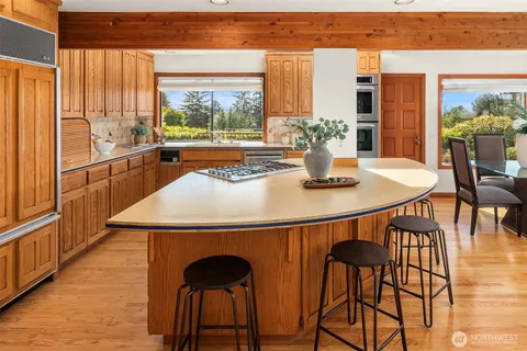 $4,435,000 | 9636 Northeast 30th Place, Clyde Hill, WA 98004